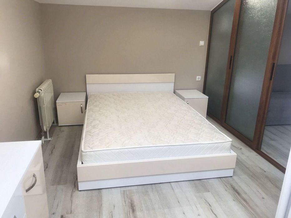 Двустаен апартамент в кв. Требич