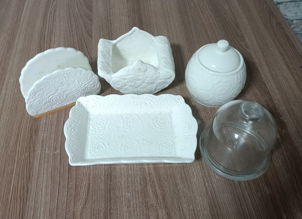 Набор посуды для кухни