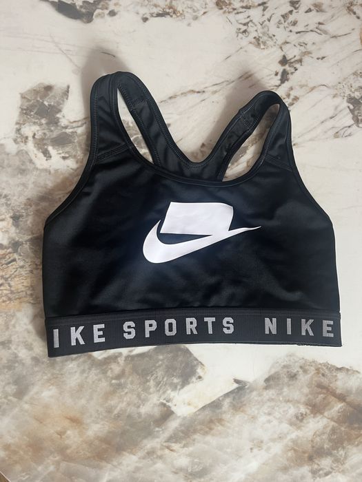Дамско спортно облекло Nike