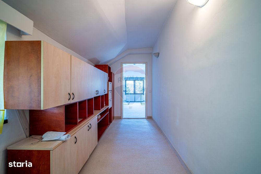 Vila cu 5 camere Sinaia, zonă liniștită, aproape de centrul statiunii