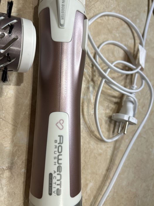 Продавам Електрическа четка за коса Rowenta Brush Activ Premium Care