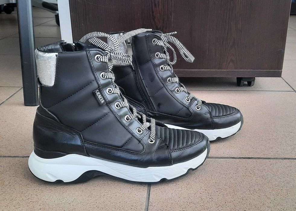 Спортни зимни дамски обувки от естествена кожа