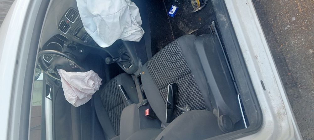 Vand golf 6 tdi pe piese