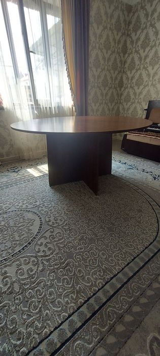Продам круглый стол