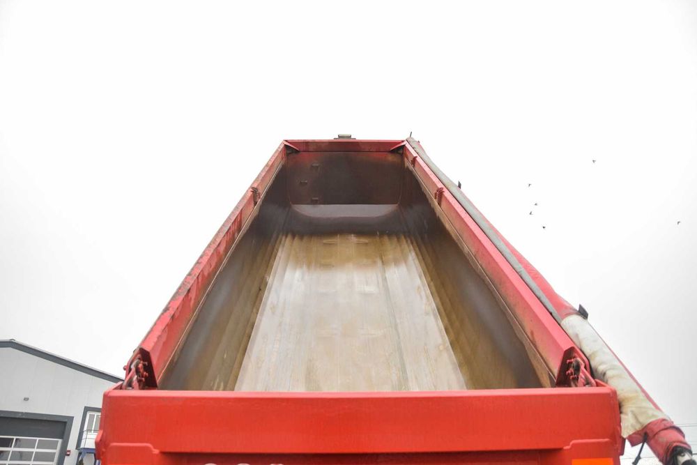 Semiremorca Schmitz basculabila