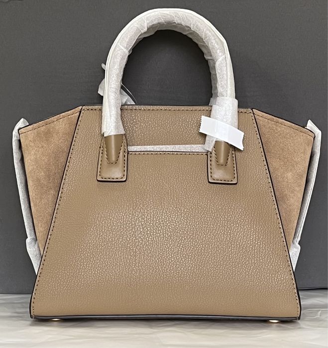 Кожаная сумка Michael Kors 70000