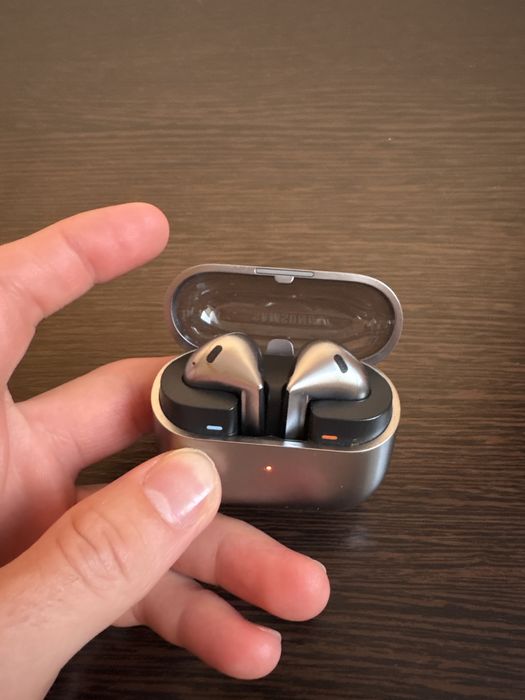 Наушники Samsung galaxy bads 3