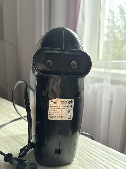 Продам миксер Mia.