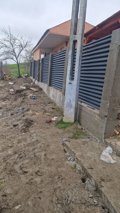 Meseriașul meniu garduri și porți la comanda clientului