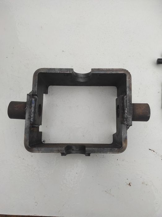 Închizători balamale obloane bile basculare prinderi sașiu cilindru