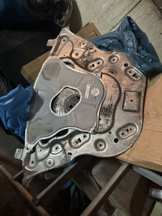 Кора под мотор Bmw Xdrive 2 части