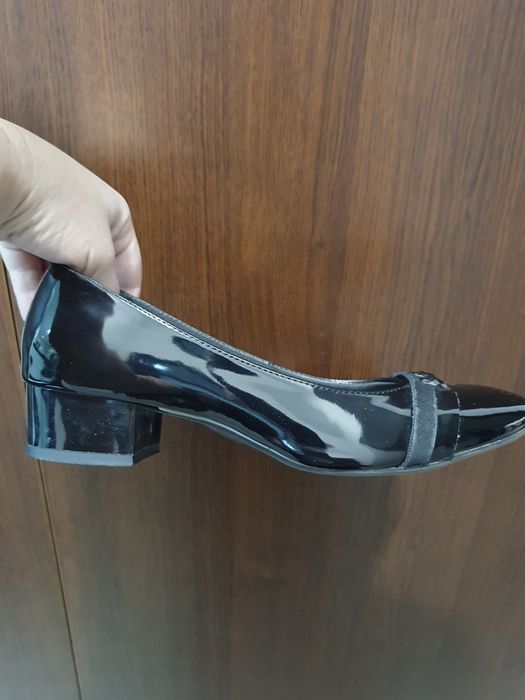 Pantofi piele ecologica lacuita nr 38