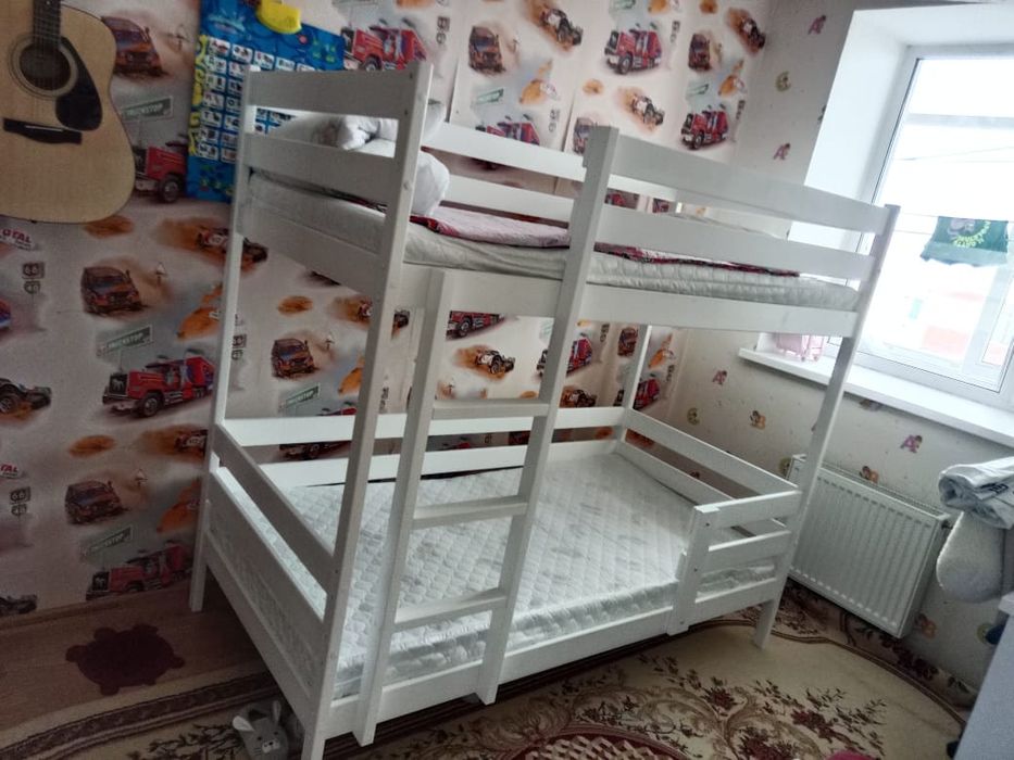 Детская кровать двухяруснуя