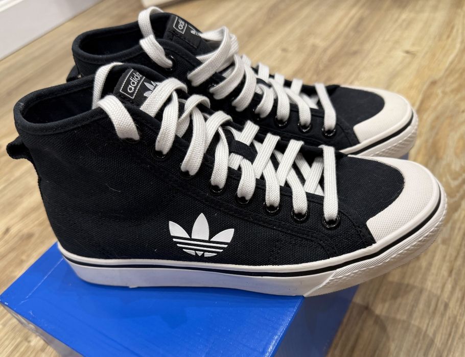 Кроссовки от adidas