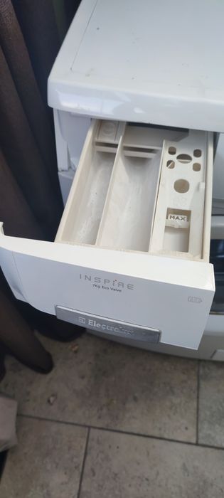 Vând mașină de spălat Electrolux