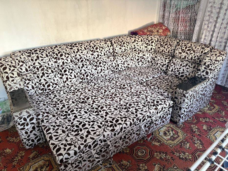 Диван углавой ...