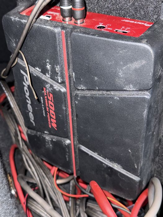 Бас каса с усилвател