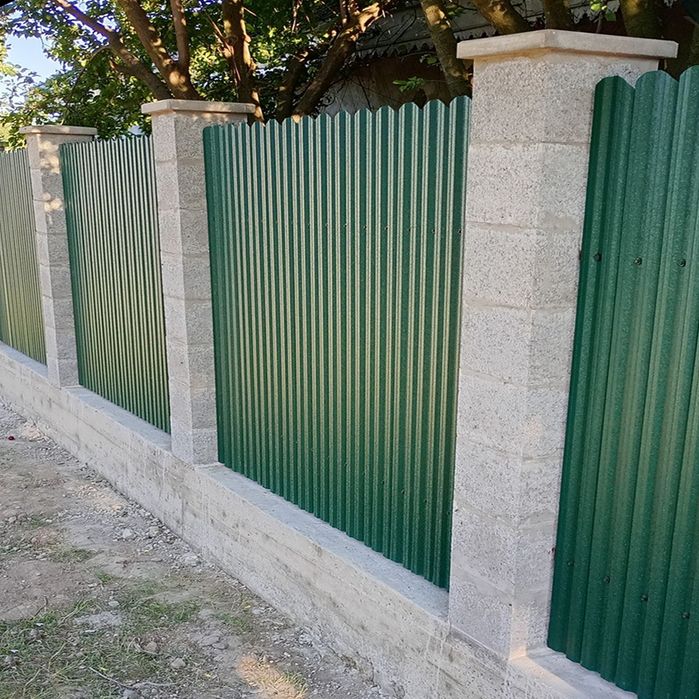 Executăm garduri tip jaluzea șipcă metalică si porti din fer forjat
_t