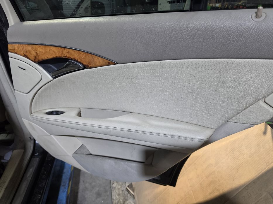 Кори врати Мерцедес w211 E class Mercedes W211 седан