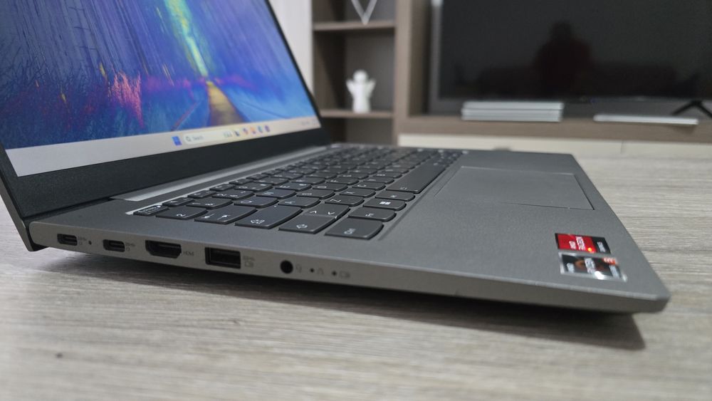 Laptop Lenovo Thinkbook 14 gen4, ryzen5, 14,1,256 gb ssd, video 2gb