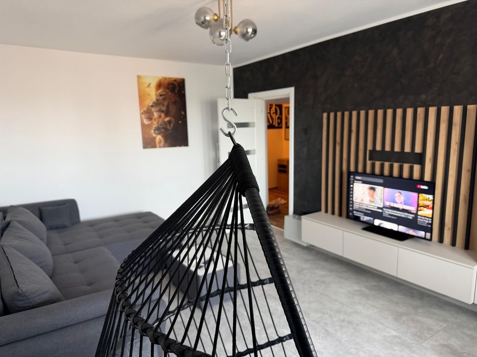 Apartament 2 camere de închiriat – Malu Roșu, Aleea Școli  Se oferă spre închiriere apartament cu 2 camere, 55 mp cu balcon inclus.