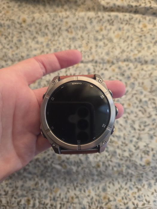 Garmin Fenix 8 51mm AMOLED Sapphire Bare Titanium Black с Chestnut кож