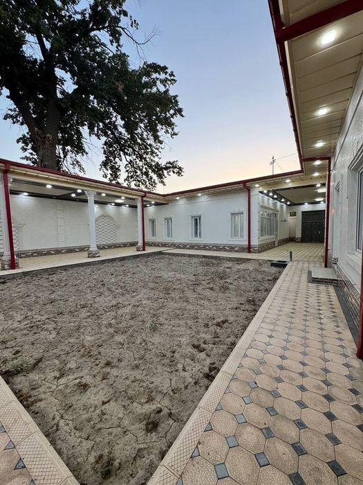 Продается большой дом в центре города 6 соток