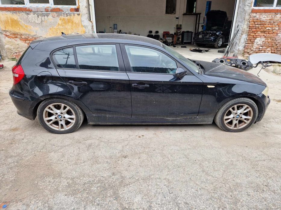 BMW E87 118D 143кс ксенон рекаро CIC навигация ръчка НА ЧАСТИ!