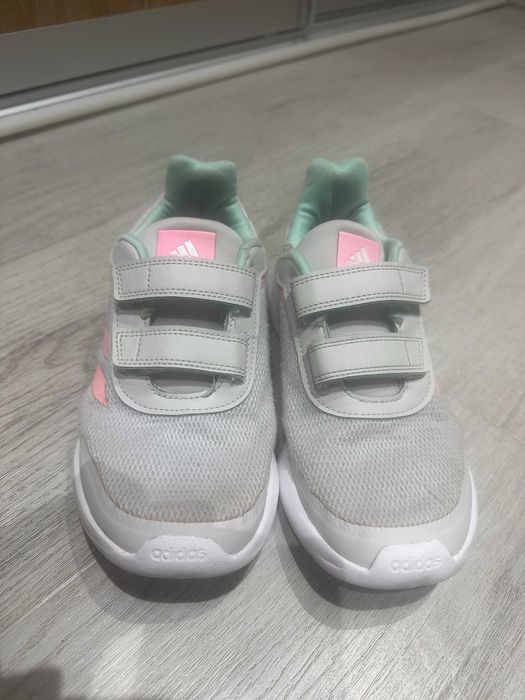 Детски маратонки Adidas номер 35