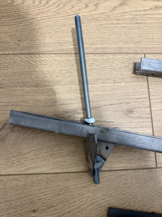 Suporti prindere scara mansarda