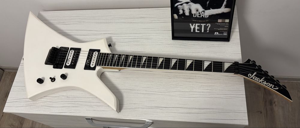 Jackson JS32 Kelly Snow White
