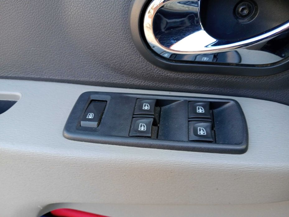 Lodgy Prestige 2014,motor 1,2 TCe-turbo,7 locuri-115 cp,proprietar,E5