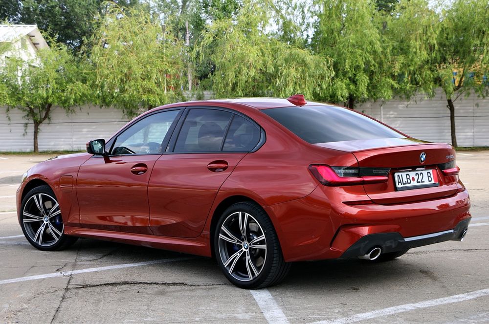 BMW Seria 3 G20 ‼️122.000 KM ‼️ 2020 330e 2.0 Benzina + Electric / PacketM / HarmanKardon / Laser