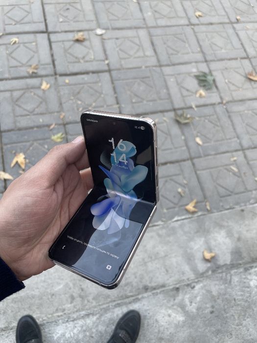 Samsung Z Flip4 8/256