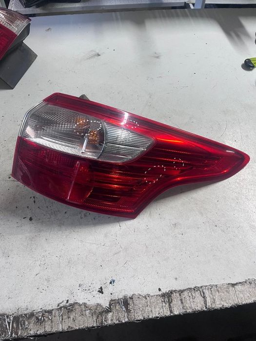 Lampa Spate / Stop Dreapta Spate Ford Focus Iii Turnier 2010 ->