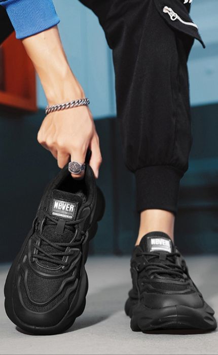 Мужские кроссовки