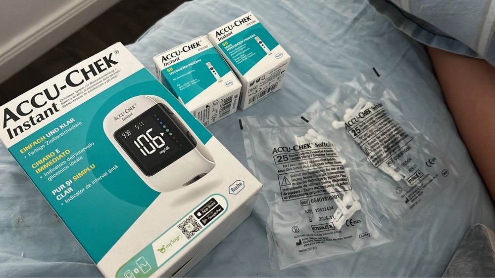 Glucometru accucheck instant