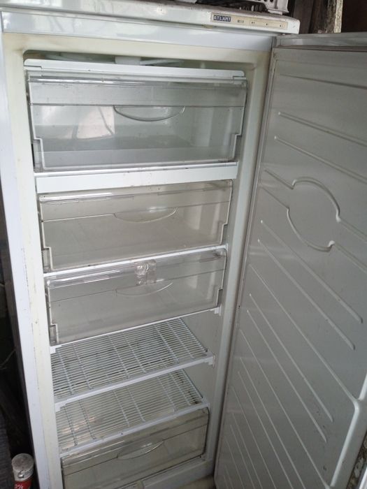 Продам морозильную камеру