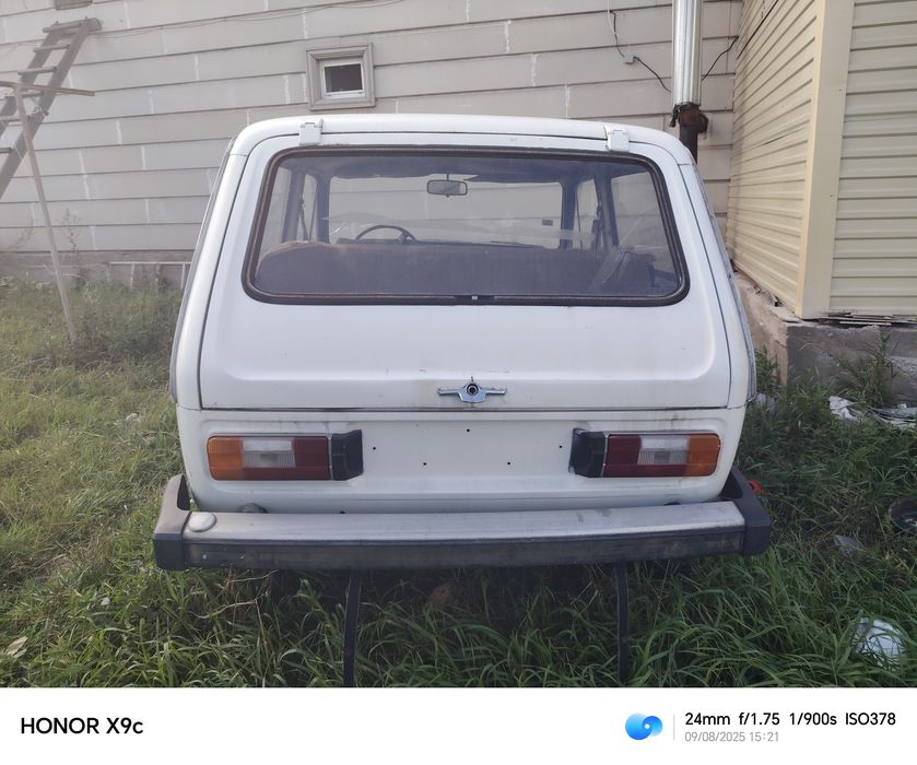 Продам автомобиль "Нива" 2121