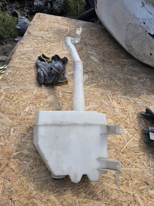 Бочек бачек омывателя Ниссан Икстрейл т30 Nissan X-trail T30