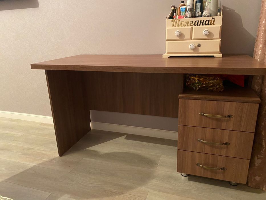 Журнальный столик