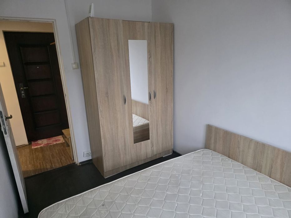 Închiriez apartament cu 3 camere, în Tătărași