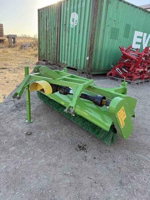 Коммунальные щётки Kerland