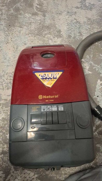 Продаю пылесос Naturale MC 7590, 2500 об/мин, без шланга