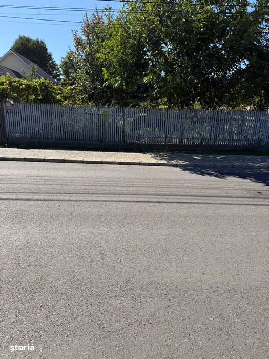 Vand Teren intravilan stradal  ,   pe strada  Bucegi