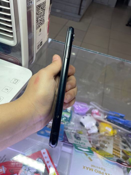 iPhone Xr в хорошнм состоянии