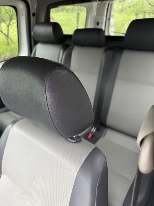 Caddy 1,6tdi an 2012  maxi proprietar in acte.