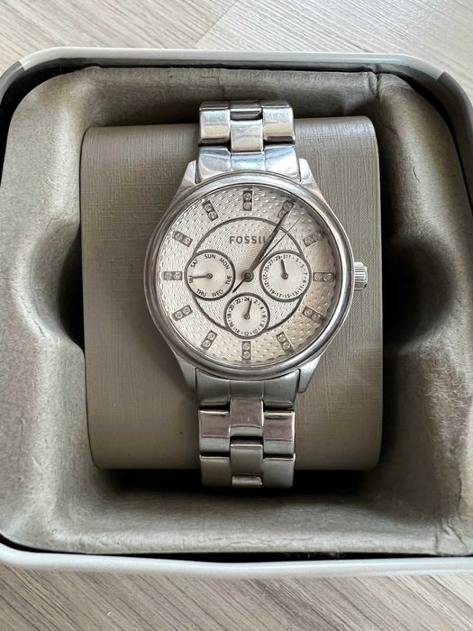 Дамски часовник - Fossil BQ1560 сребрист, като НОВ
