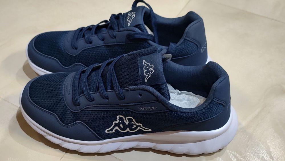 Продавам сникърси Kappa