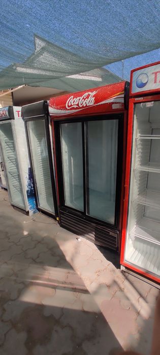 Холодильник стеклянный для напитков